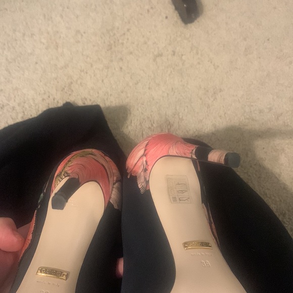 Stunning pre-loved floral Gucci heels! - Picture 5 of 5